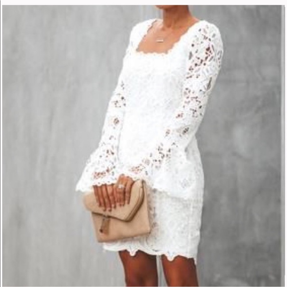 Stunning long sleeve lace dress